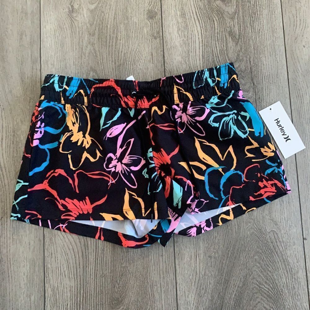 Hurley super suede 2.5” volley shorts. Very beautiful print